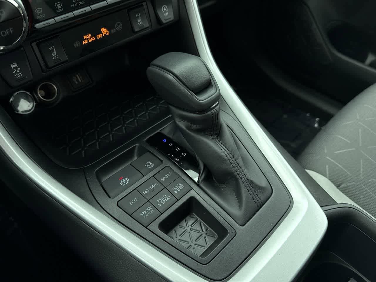 Thumbnail: 2025 Toyota RAV4 - 20