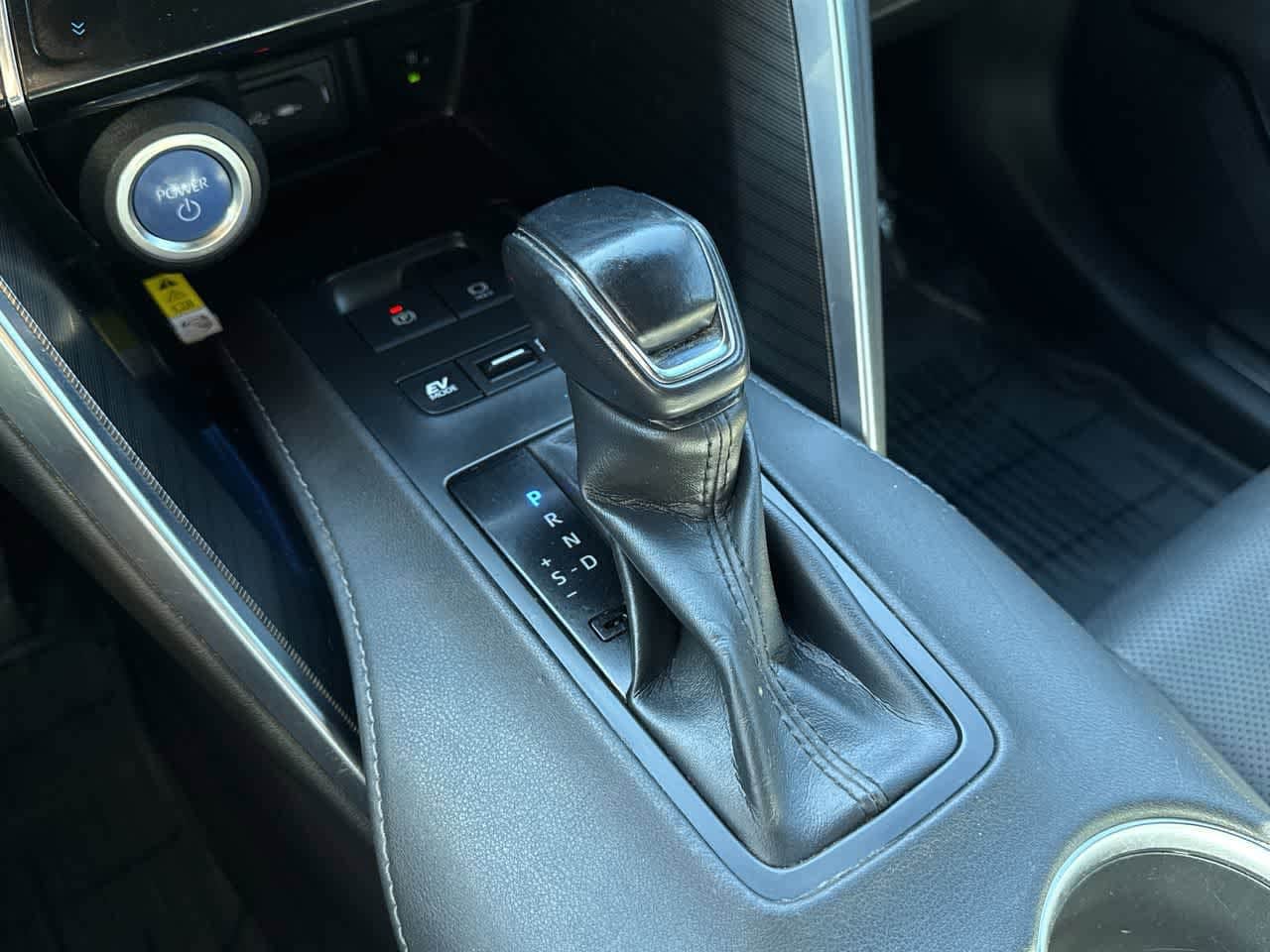 Thumbnail: 2021 Toyota Venza - 21