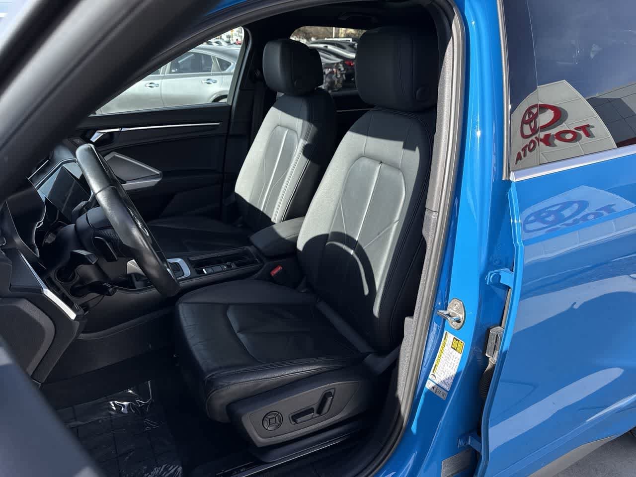 Thumbnail: 2023 Audi Q3 - 11