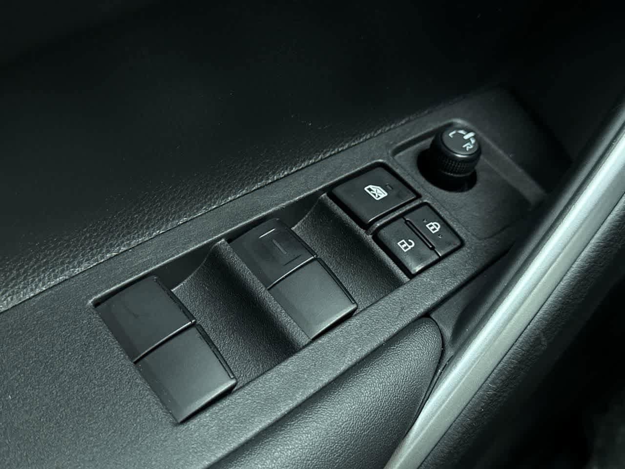 Thumbnail: 2023 Toyota Corolla Cross - 22