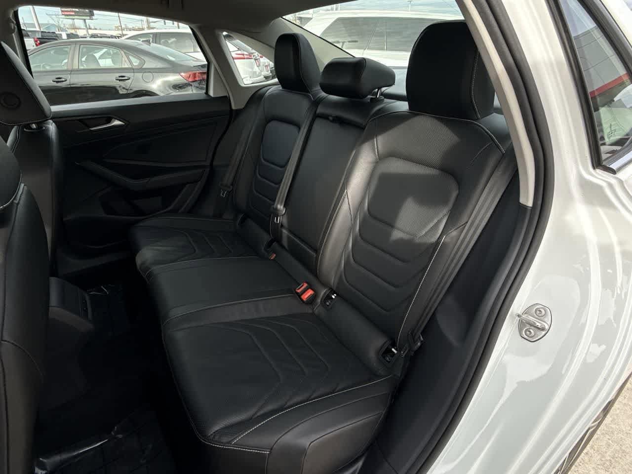 Thumbnail: 2024 Volkswagen Jetta - 11