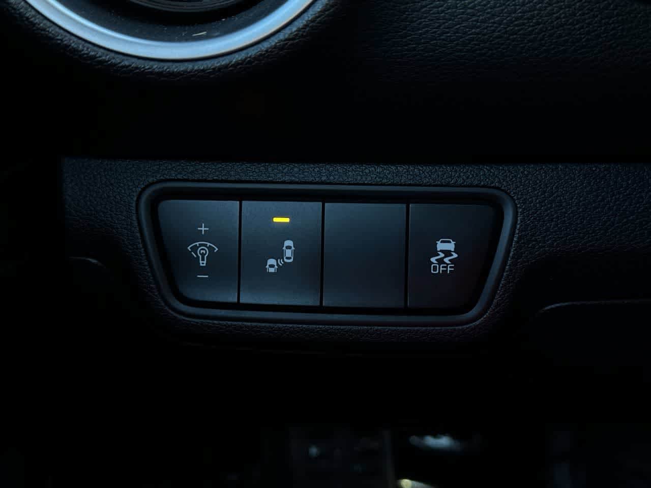 Thumbnail: 2023 Kia Forte - 21