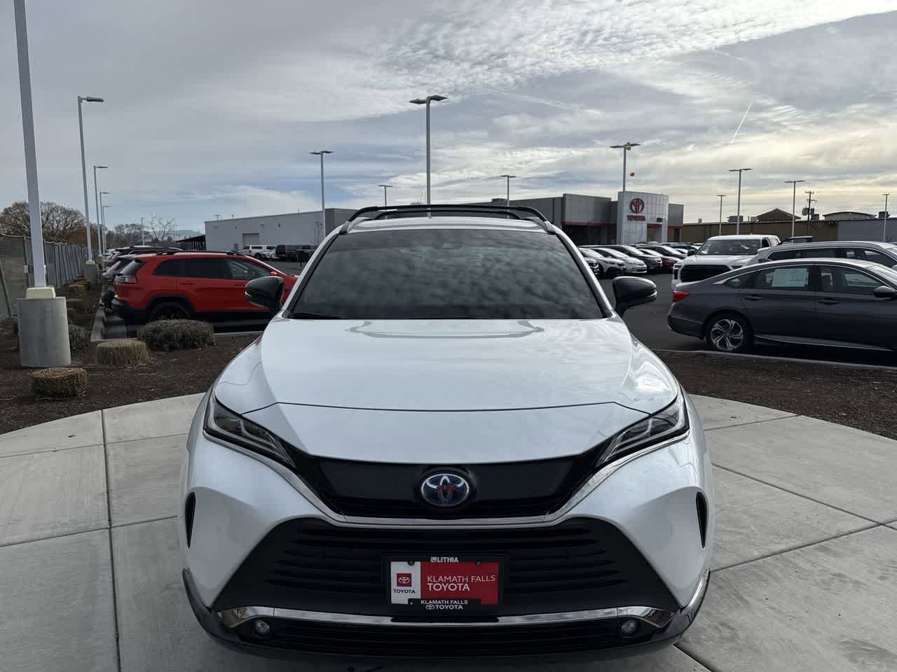 Thumbnail: 2024 Toyota Venza - 3