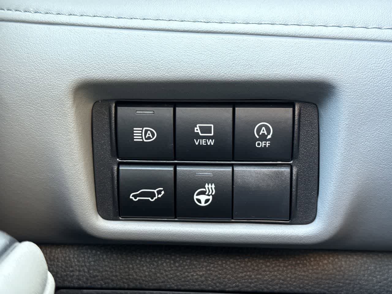 Thumbnail: 2023 Toyota Highlander - 22