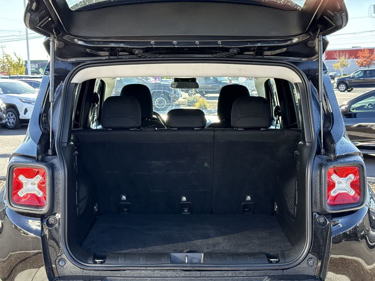 Thumbnail: 2017 Jeep Renegade - 6