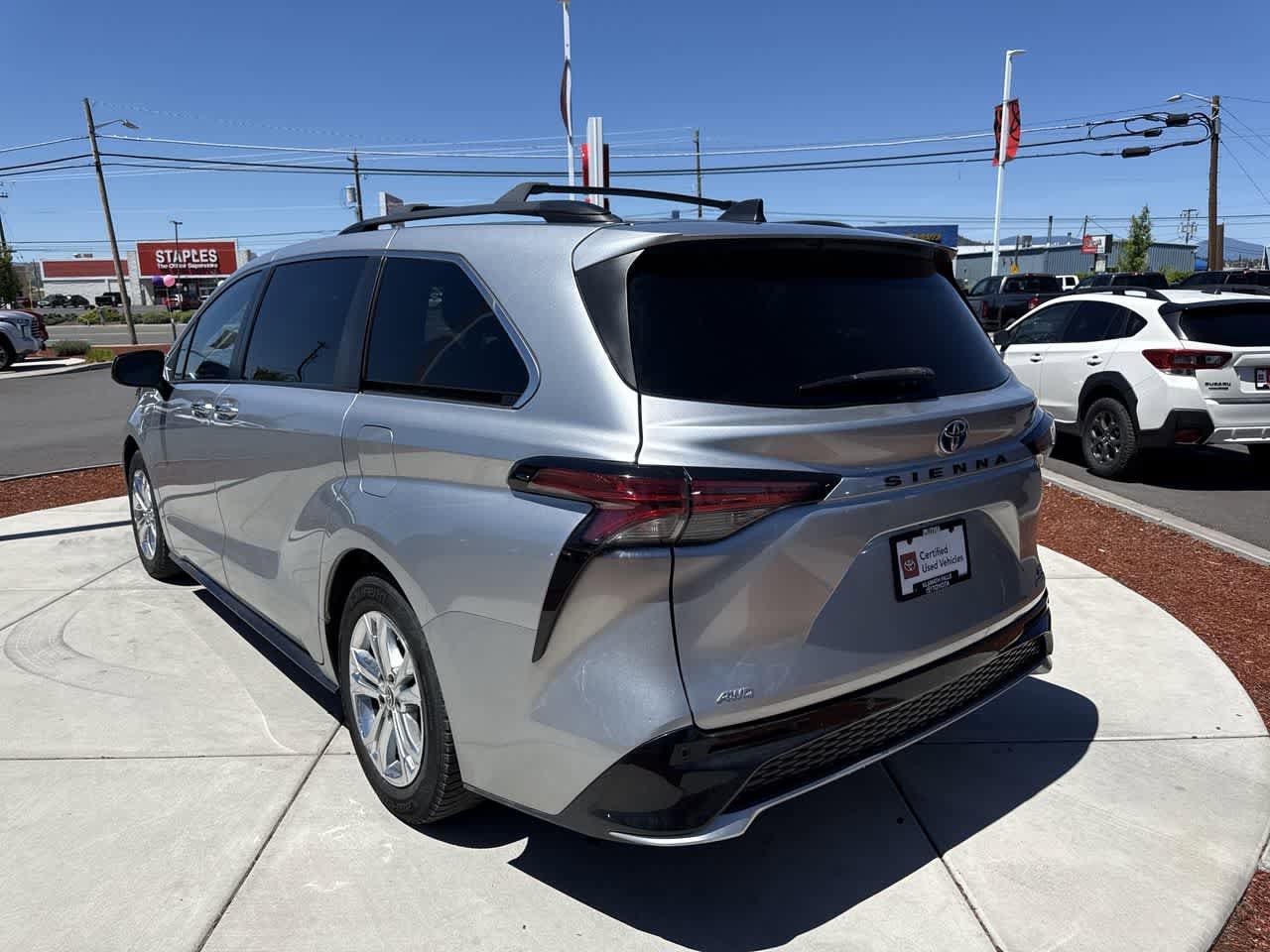 Thumbnail: 2022 Toyota Sienna - 5