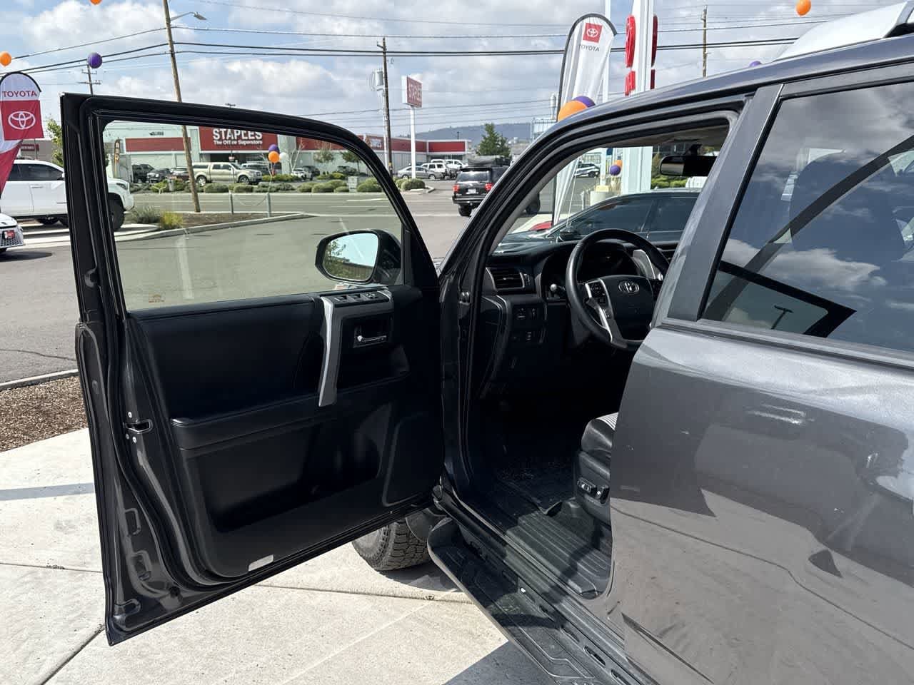 Thumbnail: 2018 Toyota 4Runner - 10