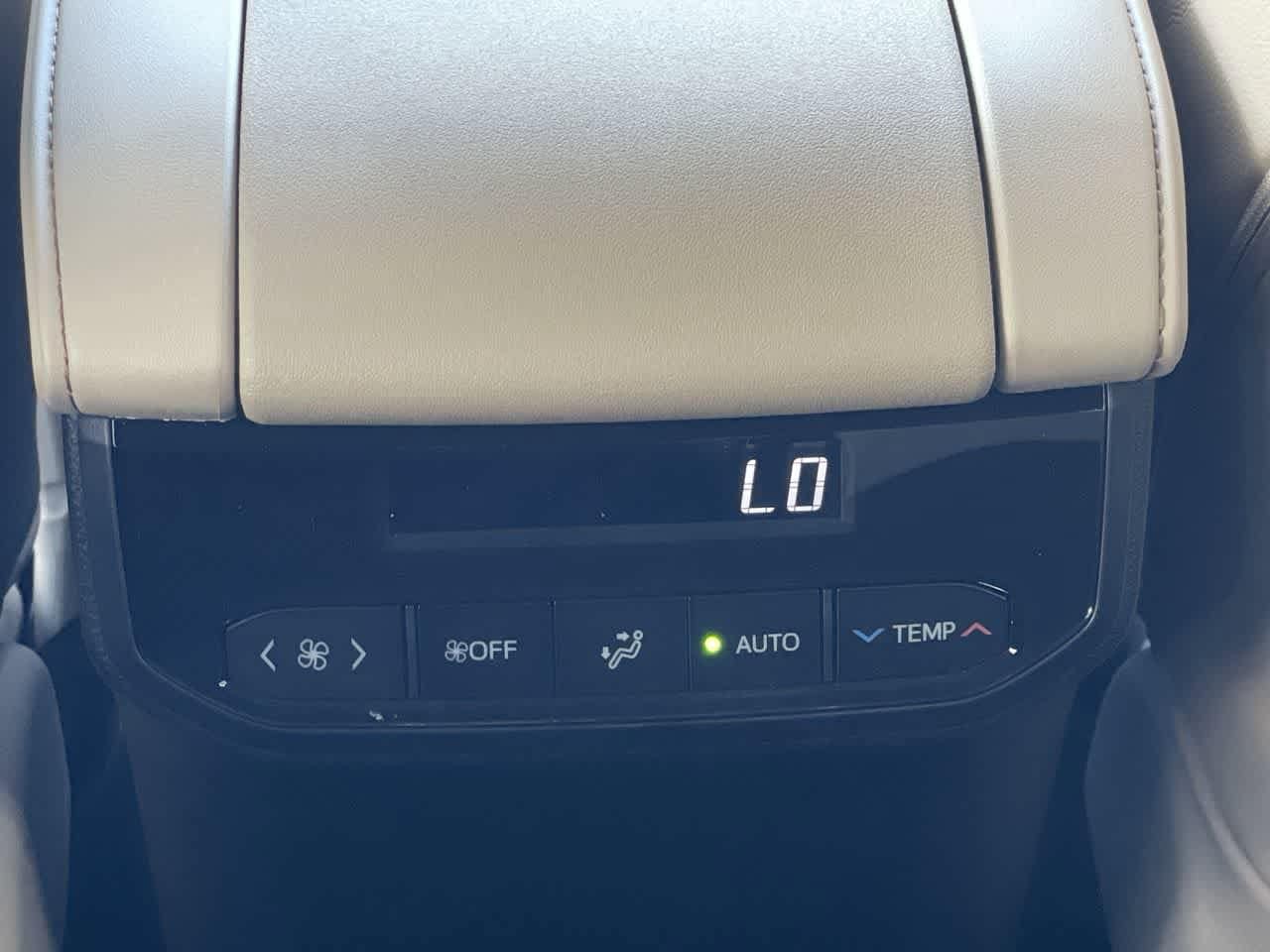 Thumbnail: 2023 Toyota Highlander - 18