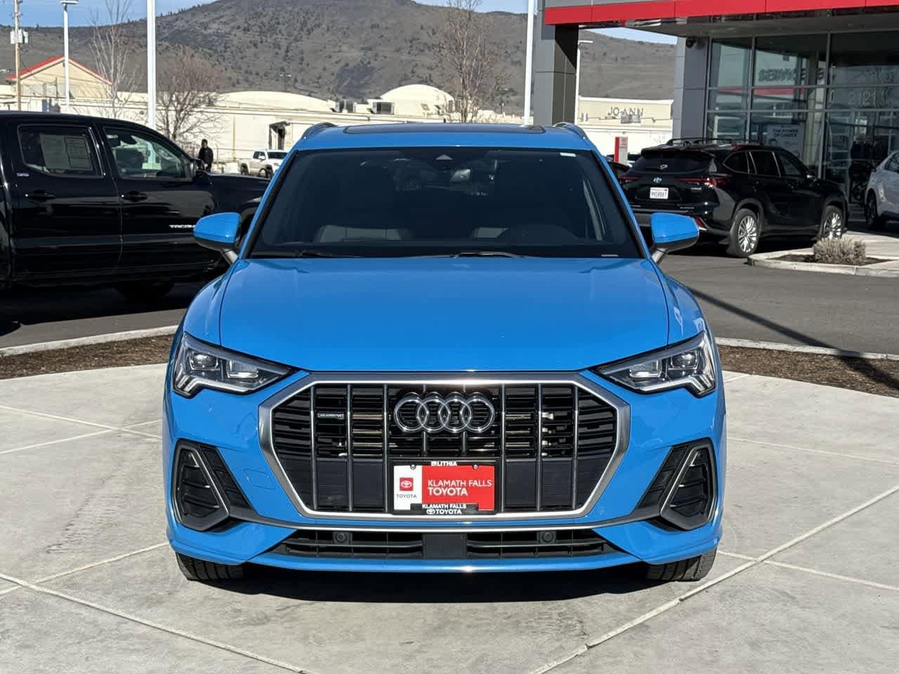 Thumbnail: 2023 Audi Q3 - 3