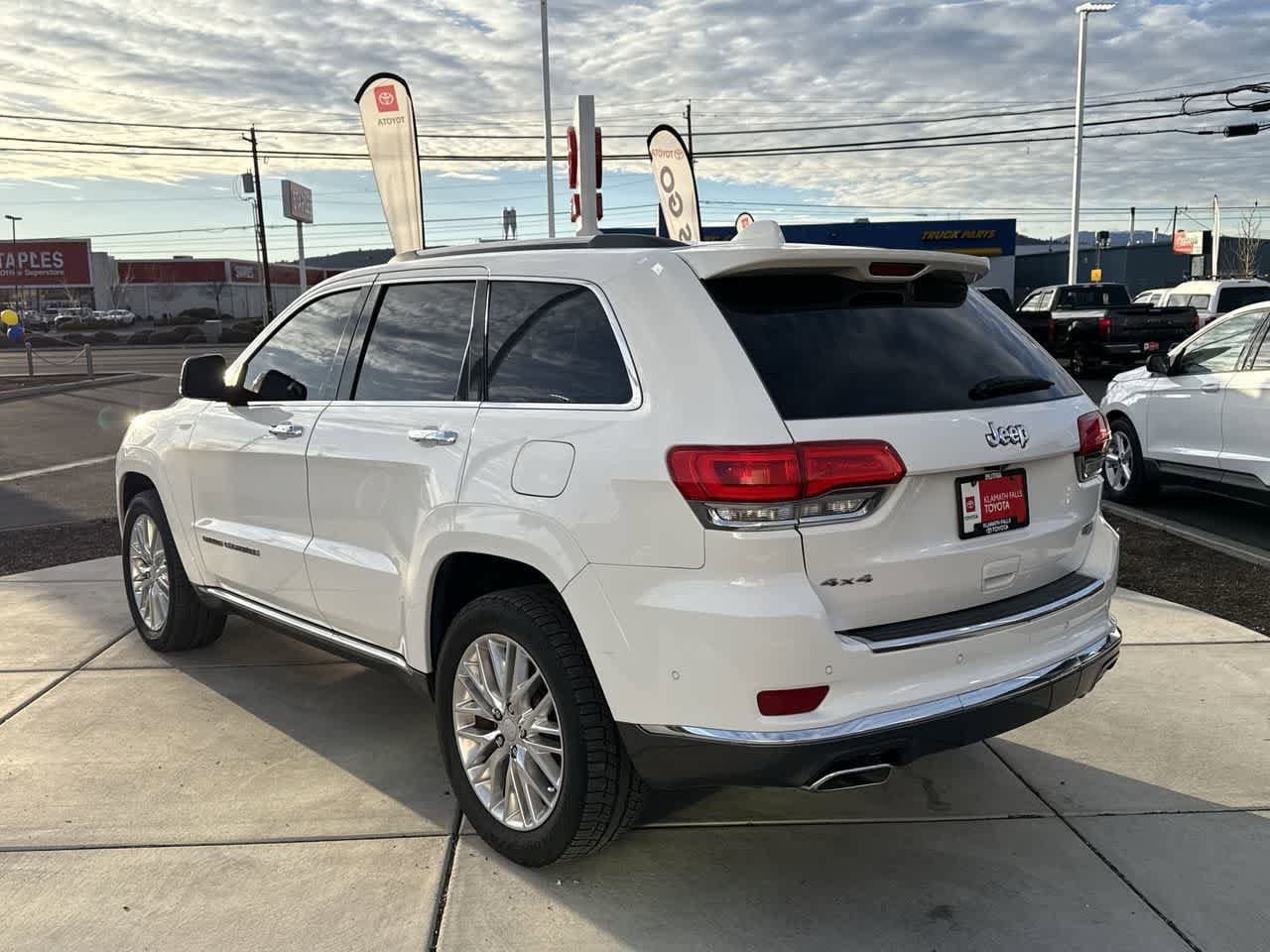 Thumbnail: 2017 Jeep Grand Cherokee - 5