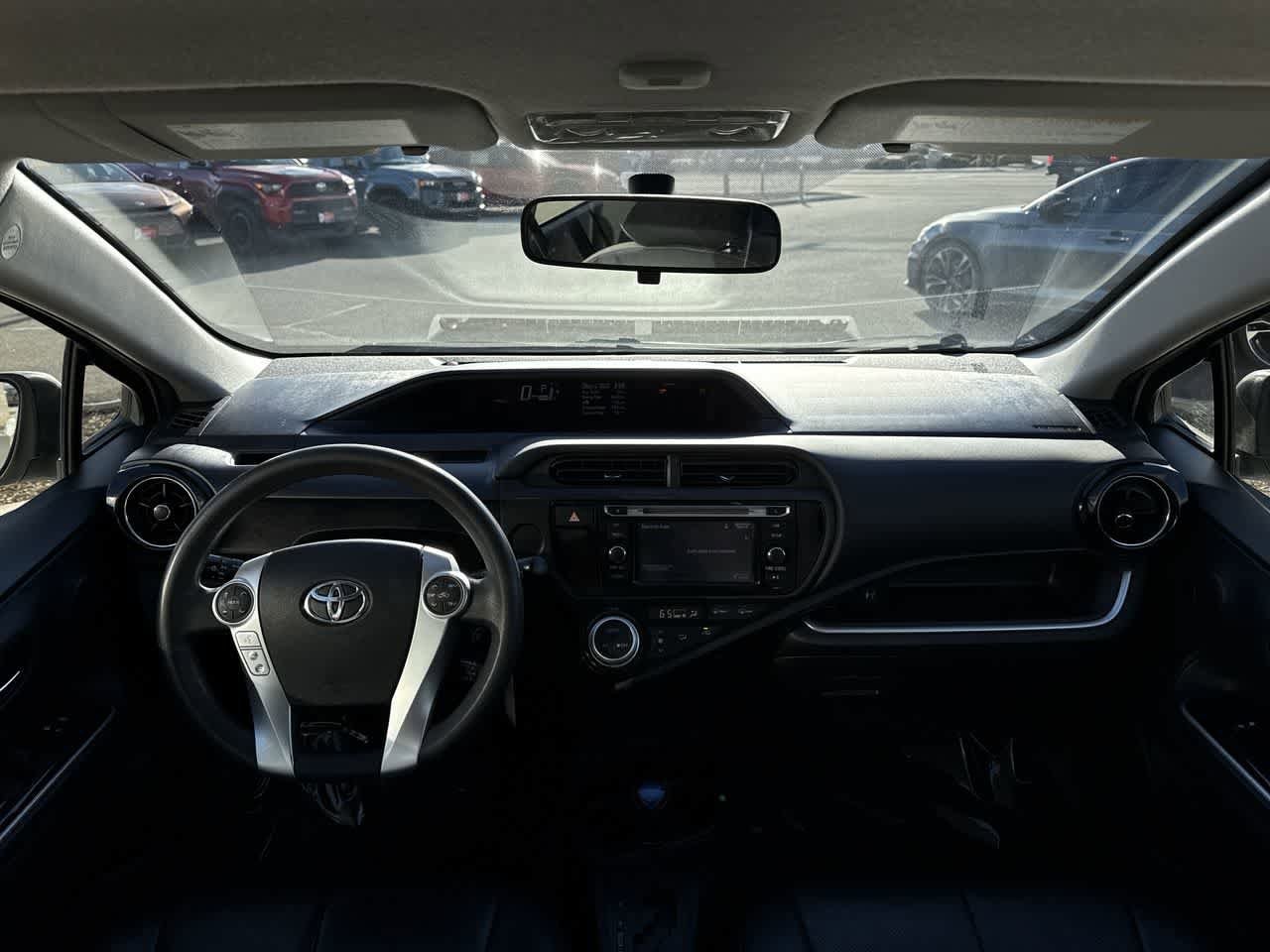 Thumbnail: 2015 Toyota Prius c - 15