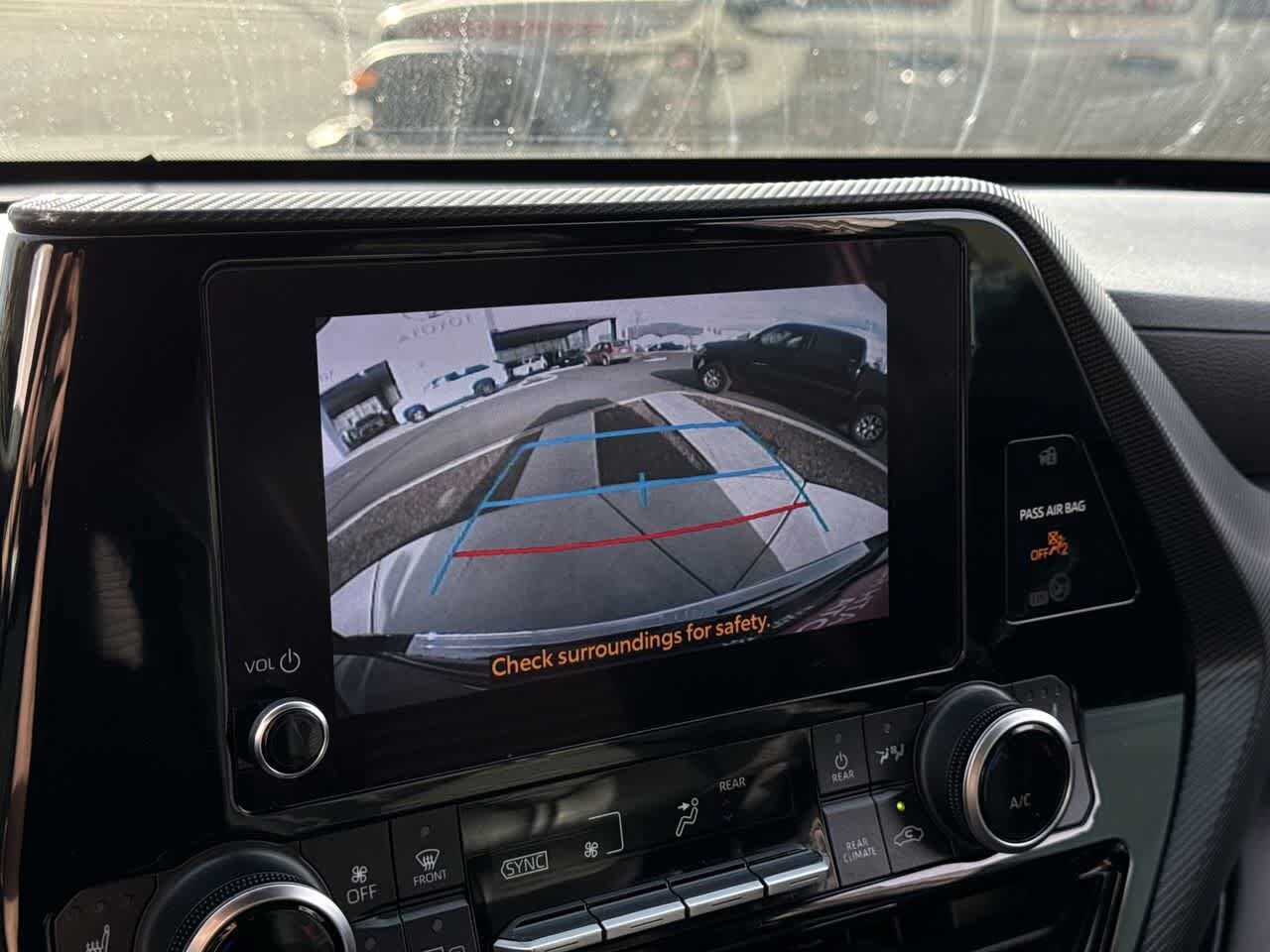 Thumbnail: 2023 Toyota Highlander - 20