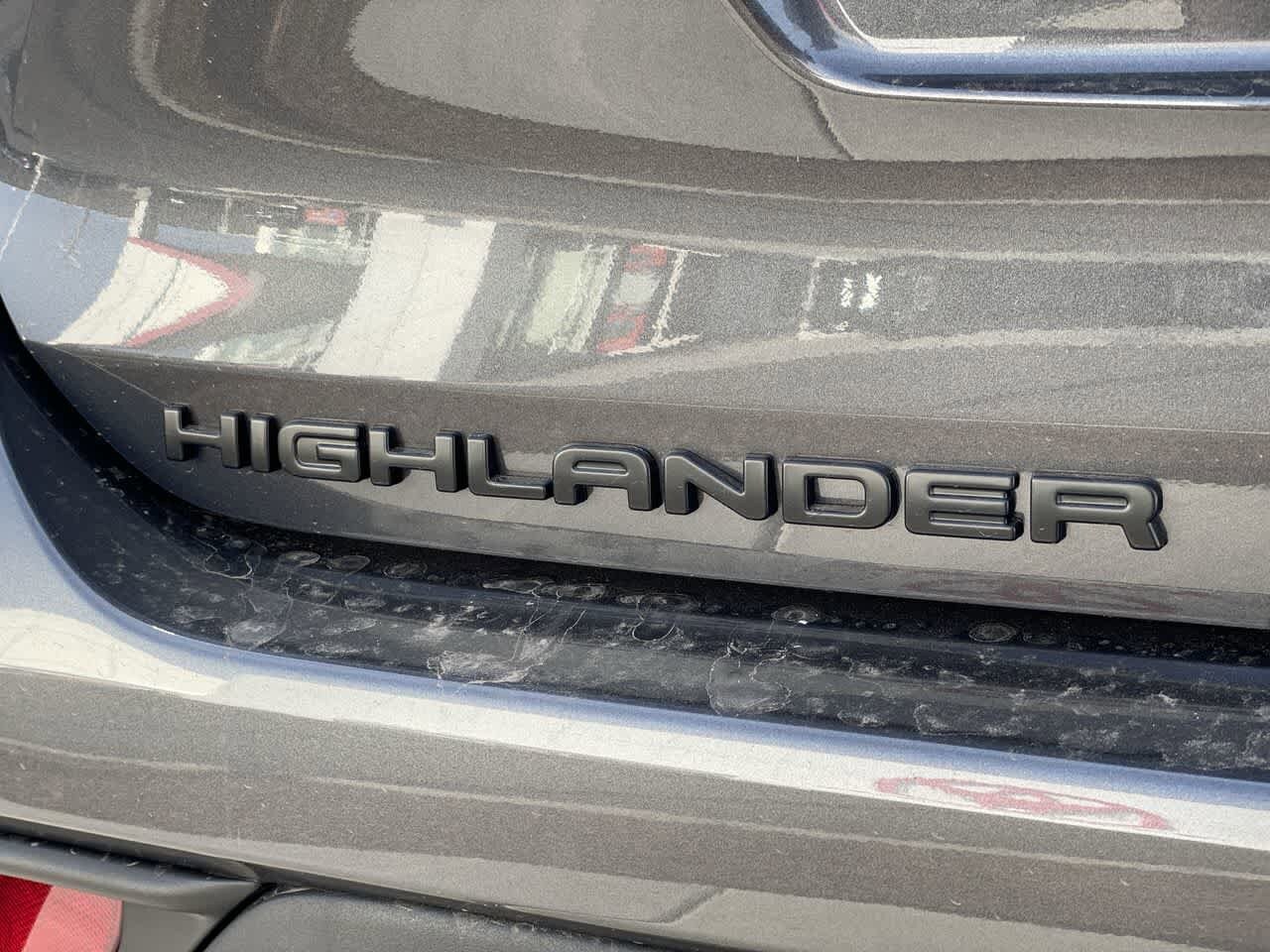 Thumbnail: 2023 Toyota Highlander - 9