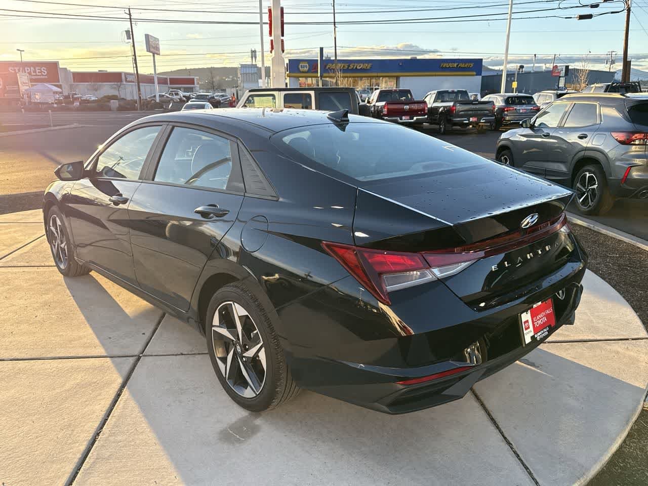 Thumbnail: 2023 Hyundai Elantra - 5