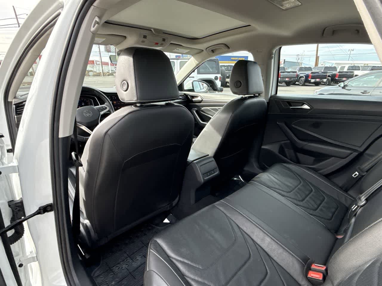 Thumbnail: 2024 Volkswagen Jetta - 12