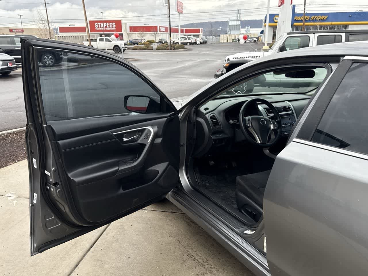 Thumbnail: 2015 Nissan Altima - 10