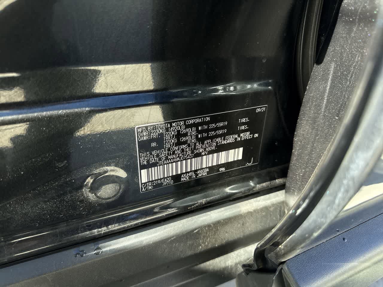 Thumbnail: 2021 Toyota Venza - 25