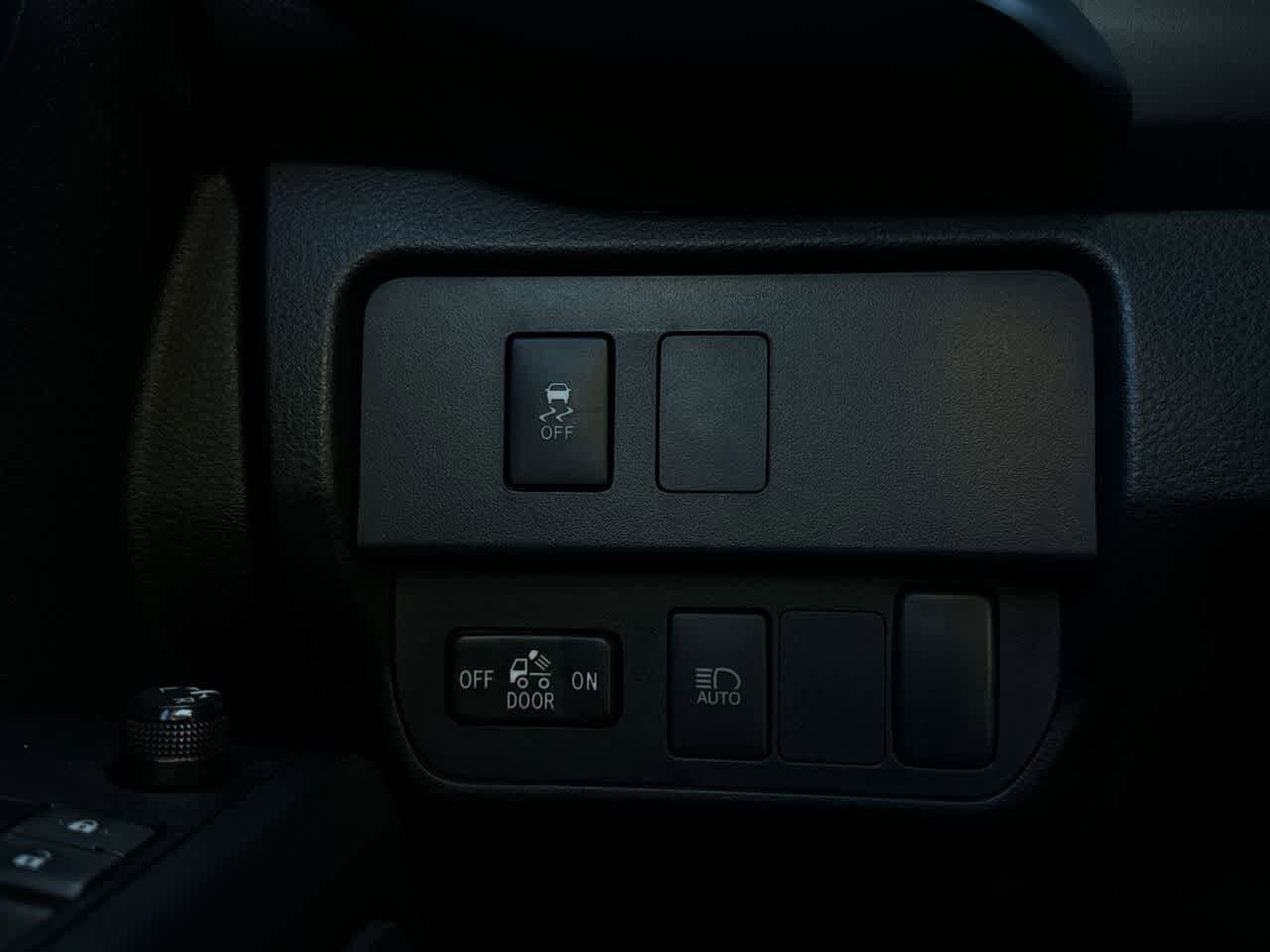 Thumbnail: 2023 Toyota Tacoma - 21