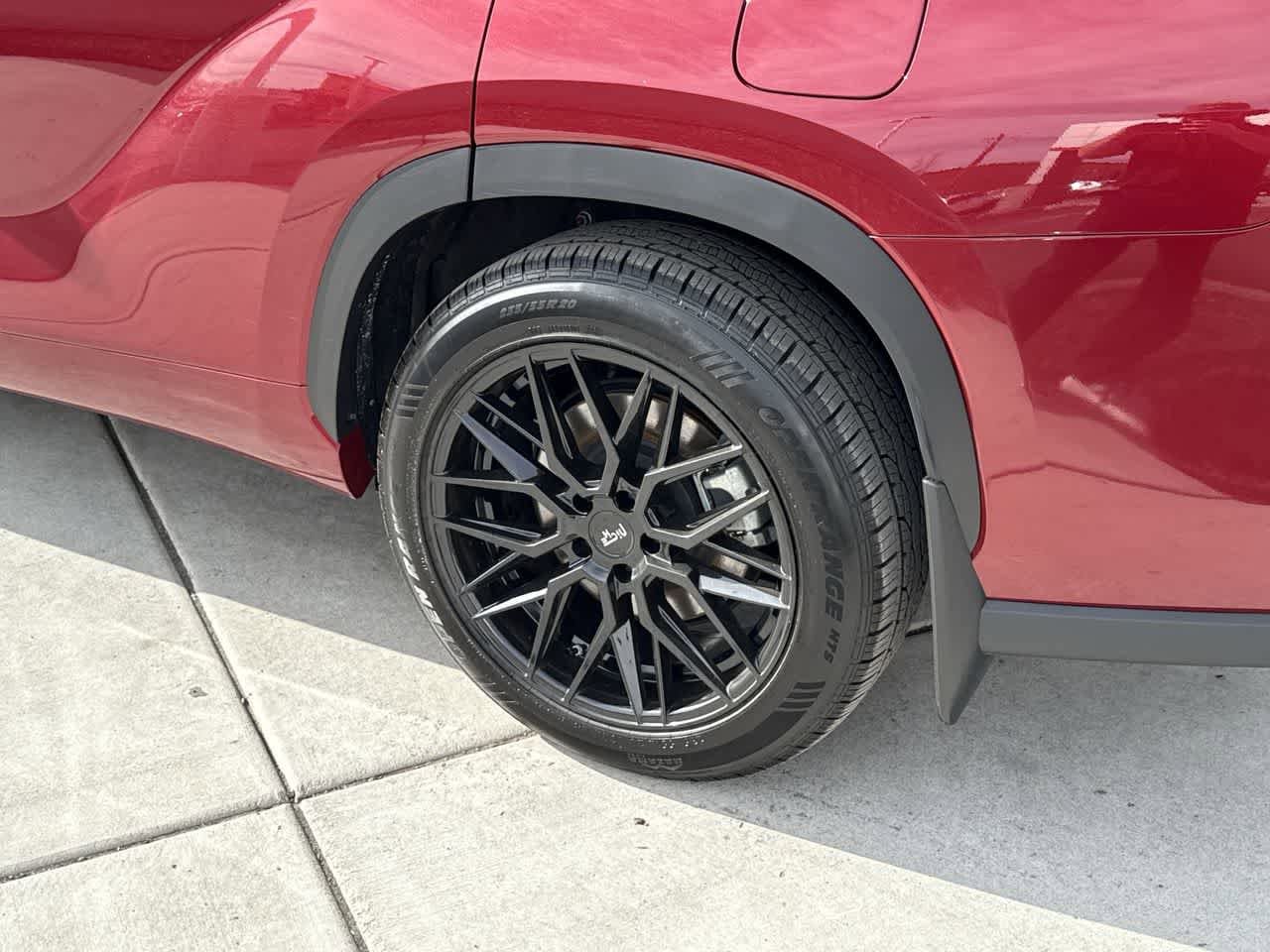 Thumbnail: 2022 Toyota Highlander - 8