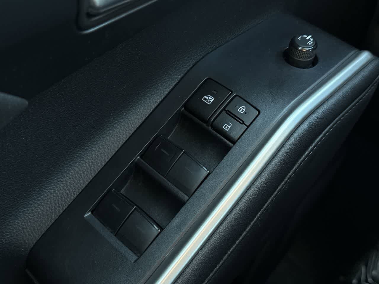 Thumbnail: 2023 Toyota Highlander - 23