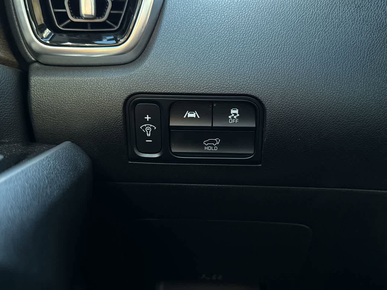 Thumbnail: 2023 Kia Sorento - 22