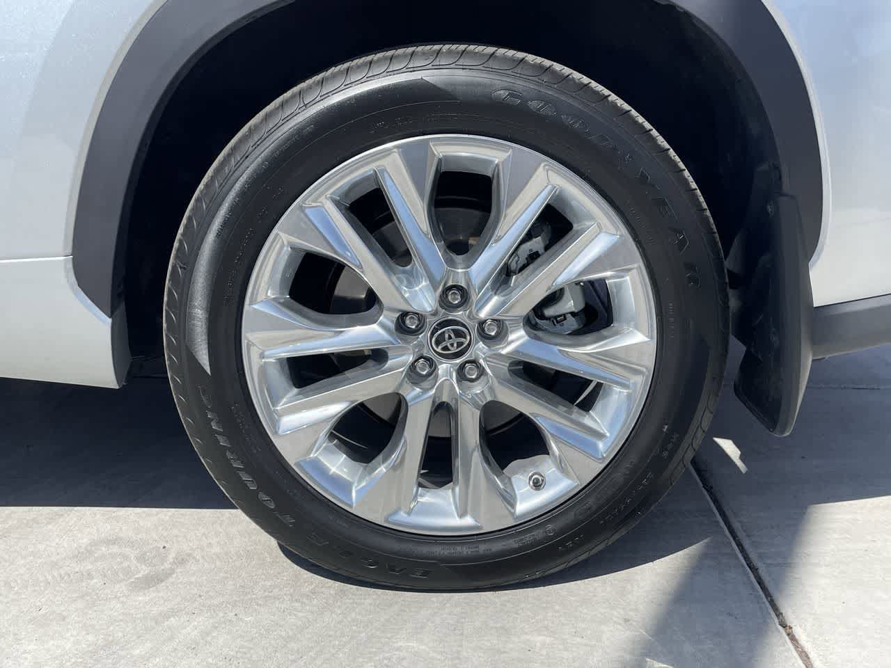 Thumbnail: 2021 Toyota Highlander - 7