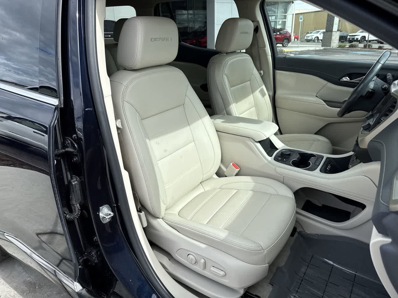 Thumbnail: 2022 GMC Acadia - 15