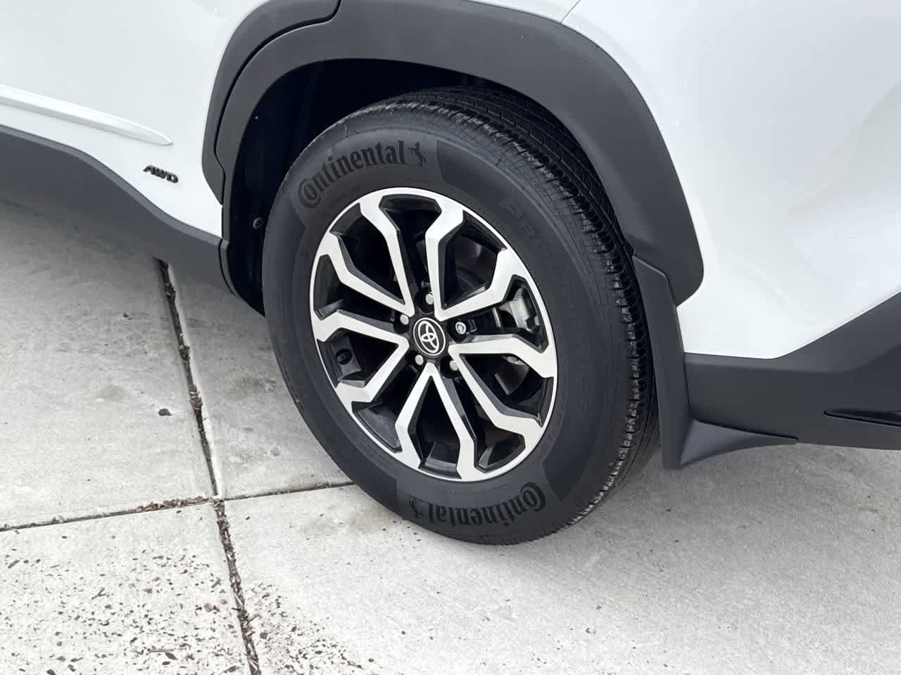 Thumbnail: 2023 Toyota Corolla Cross - 8