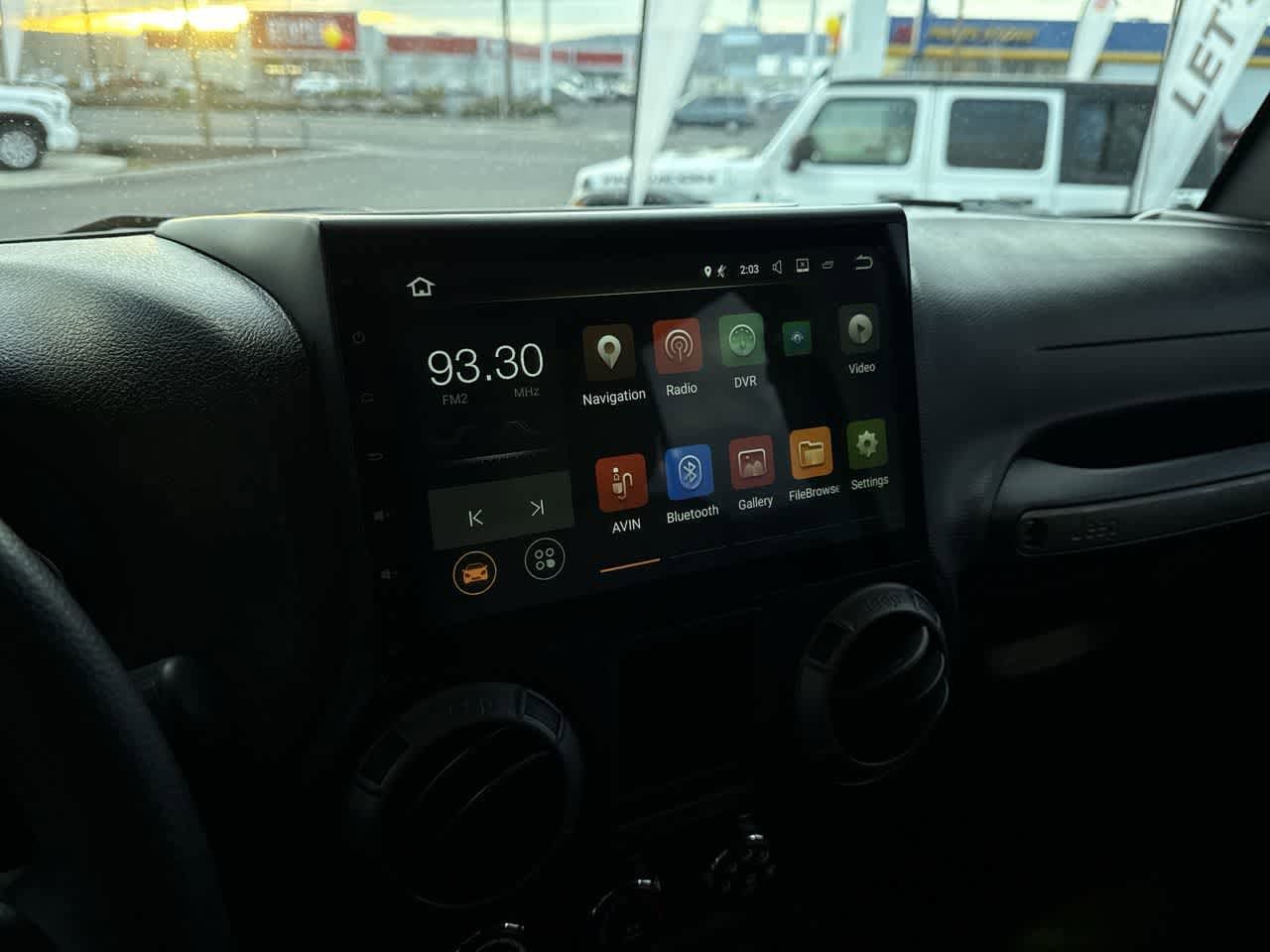 Thumbnail: 2015 Jeep Wrangler - 18