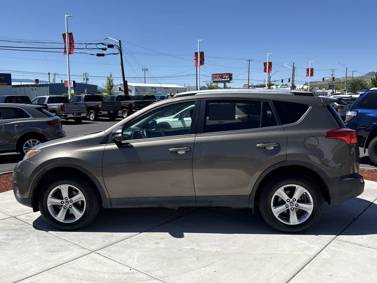 Used 2015 Toyota RAV4 XLE with VIN 2T3RFREV2FW378405 for sale in Klamath Falls, OR