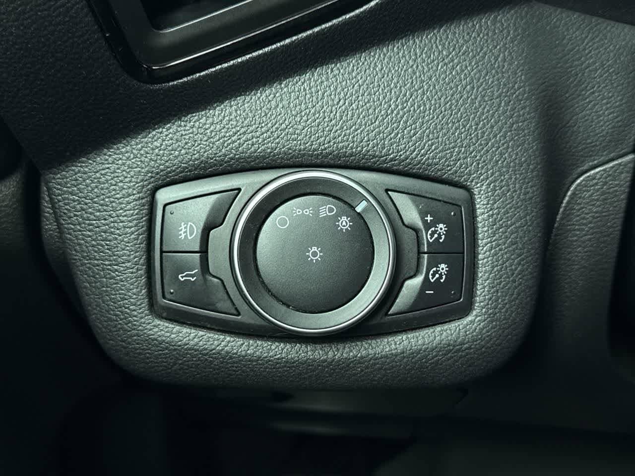 Thumbnail: 2017 Ford Escape - 21