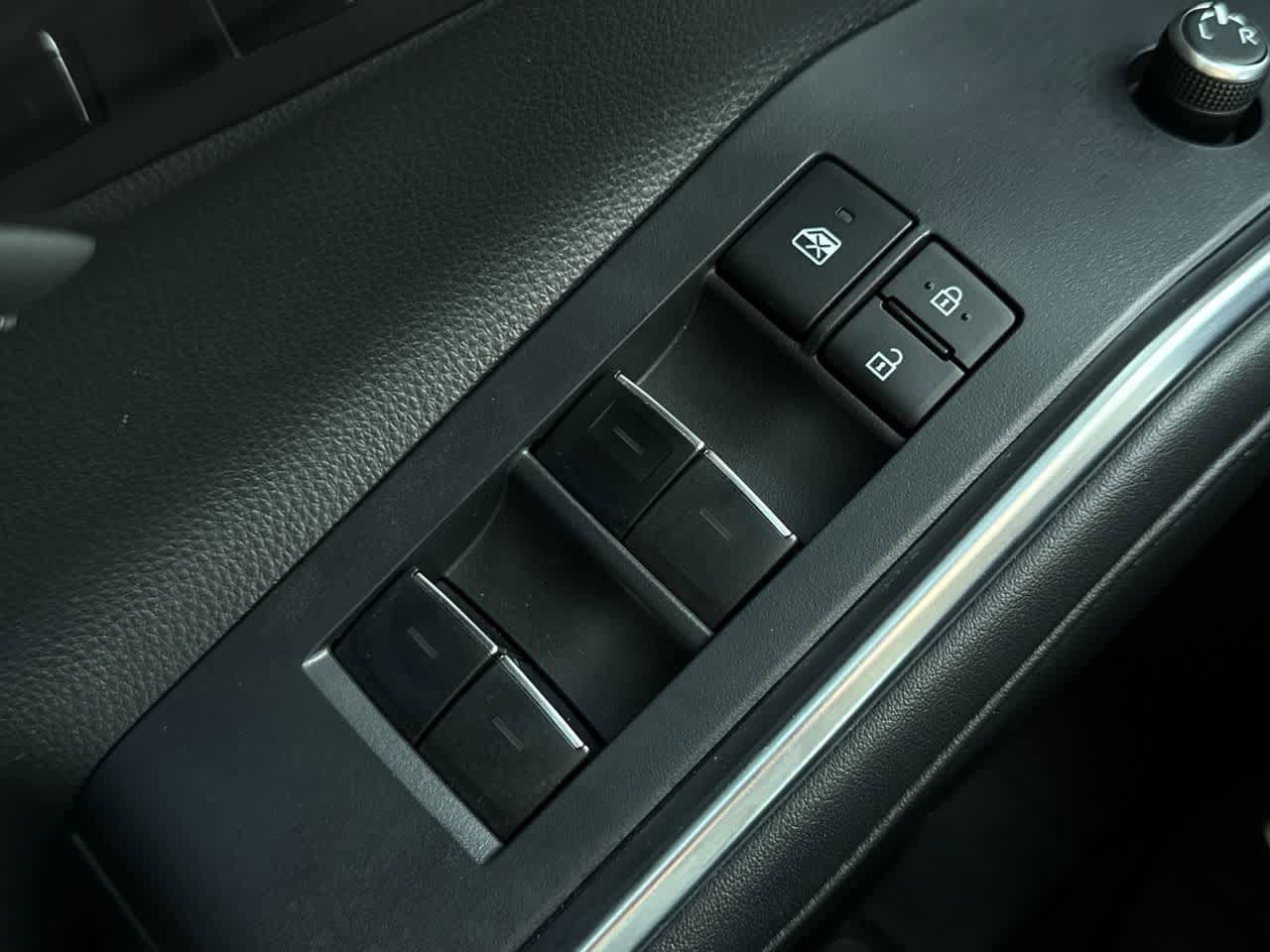 Thumbnail: 2022 Toyota Highlander - 23