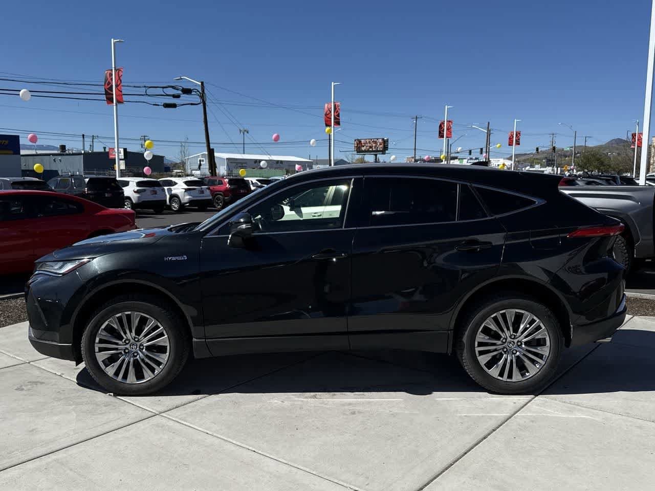 Thumbnail: 2021 Toyota Venza - 3