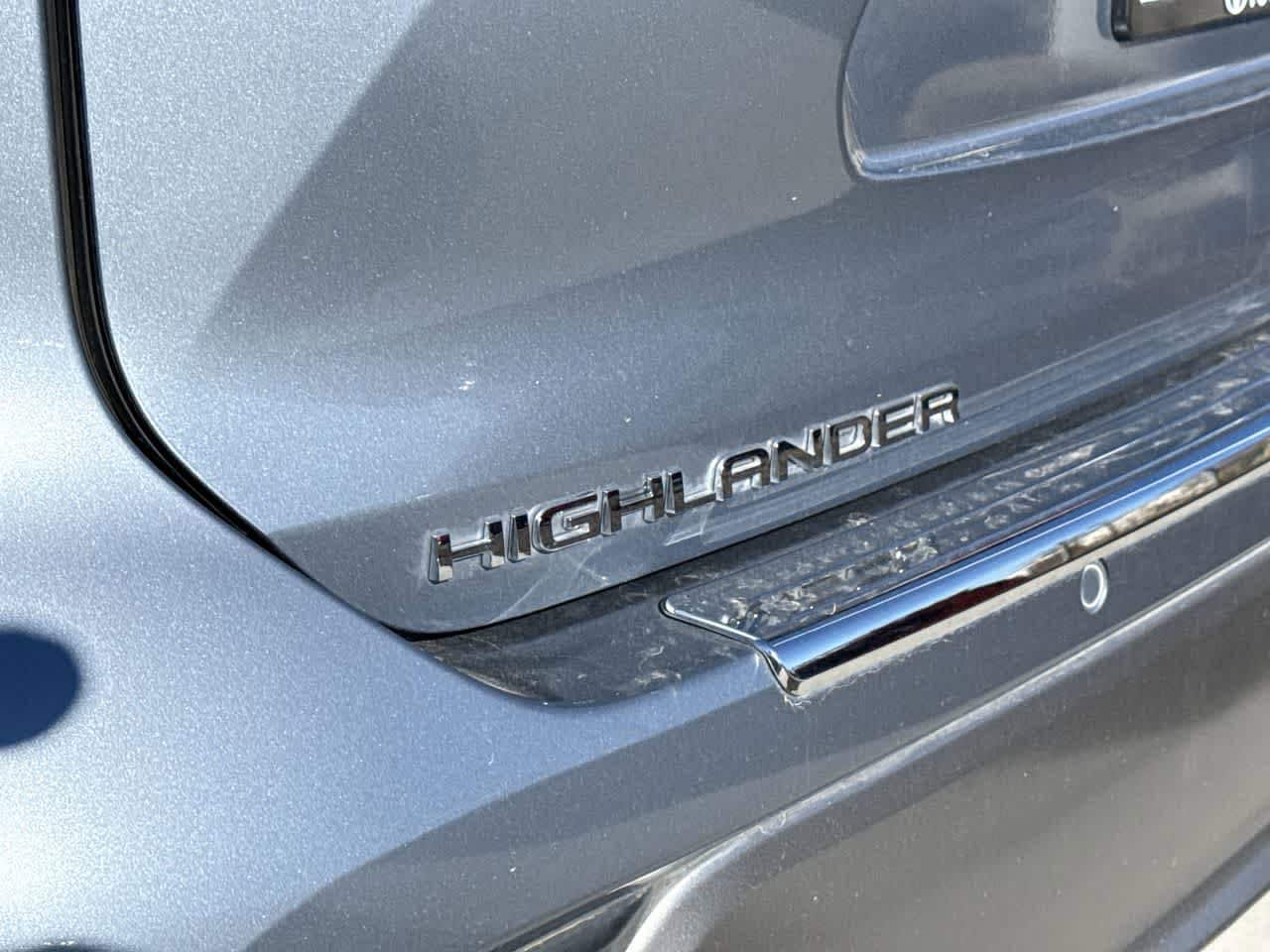 Thumbnail: 2024 Toyota Highlander - 9