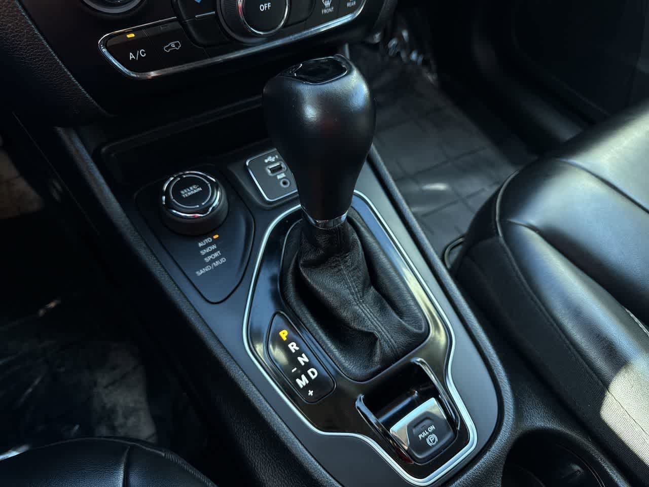 Thumbnail: 2021 Jeep Cherokee - 20