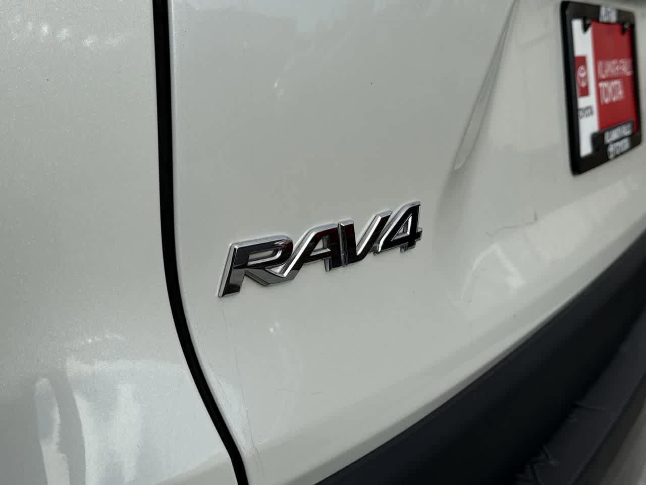 Thumbnail: 2019 Toyota RAV4 - 9