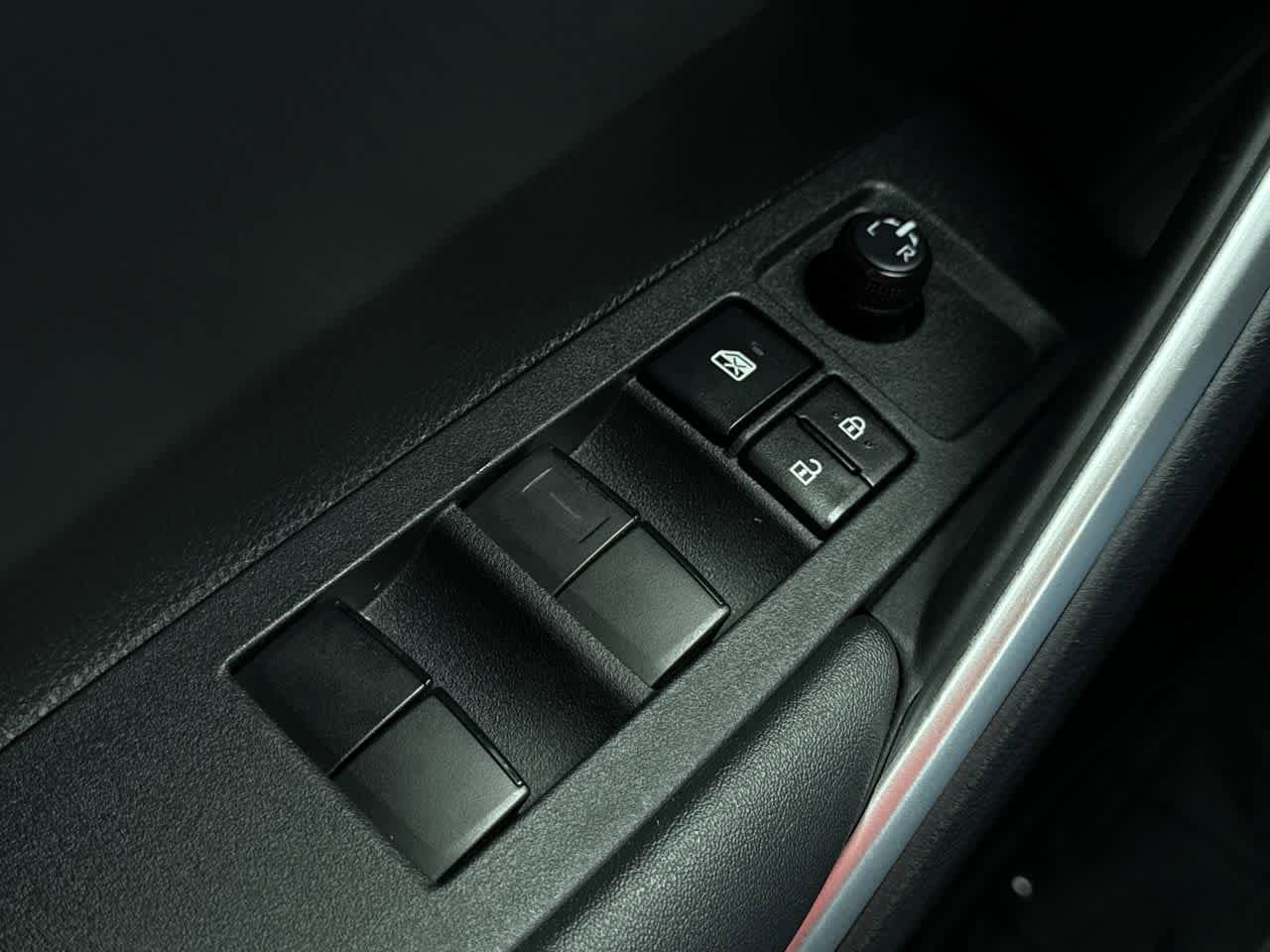 Thumbnail: 2023 Toyota Corolla Cross - 22