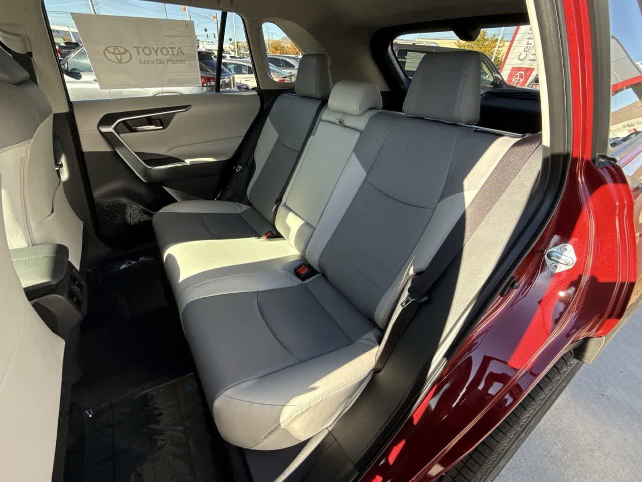 Thumbnail: 2025 Toyota RAV4 - 12