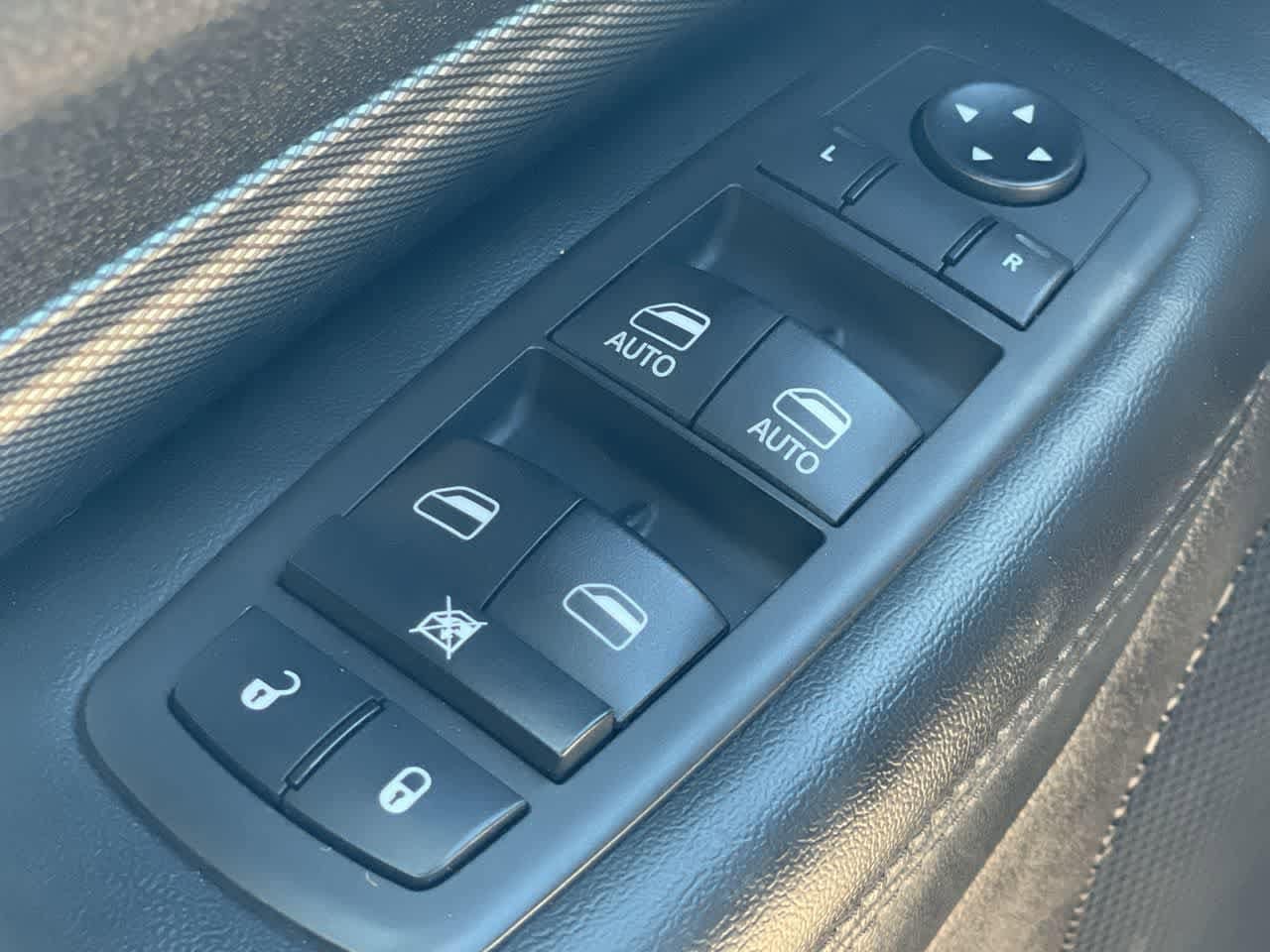 Thumbnail: 2019 Dodge Durango - 23