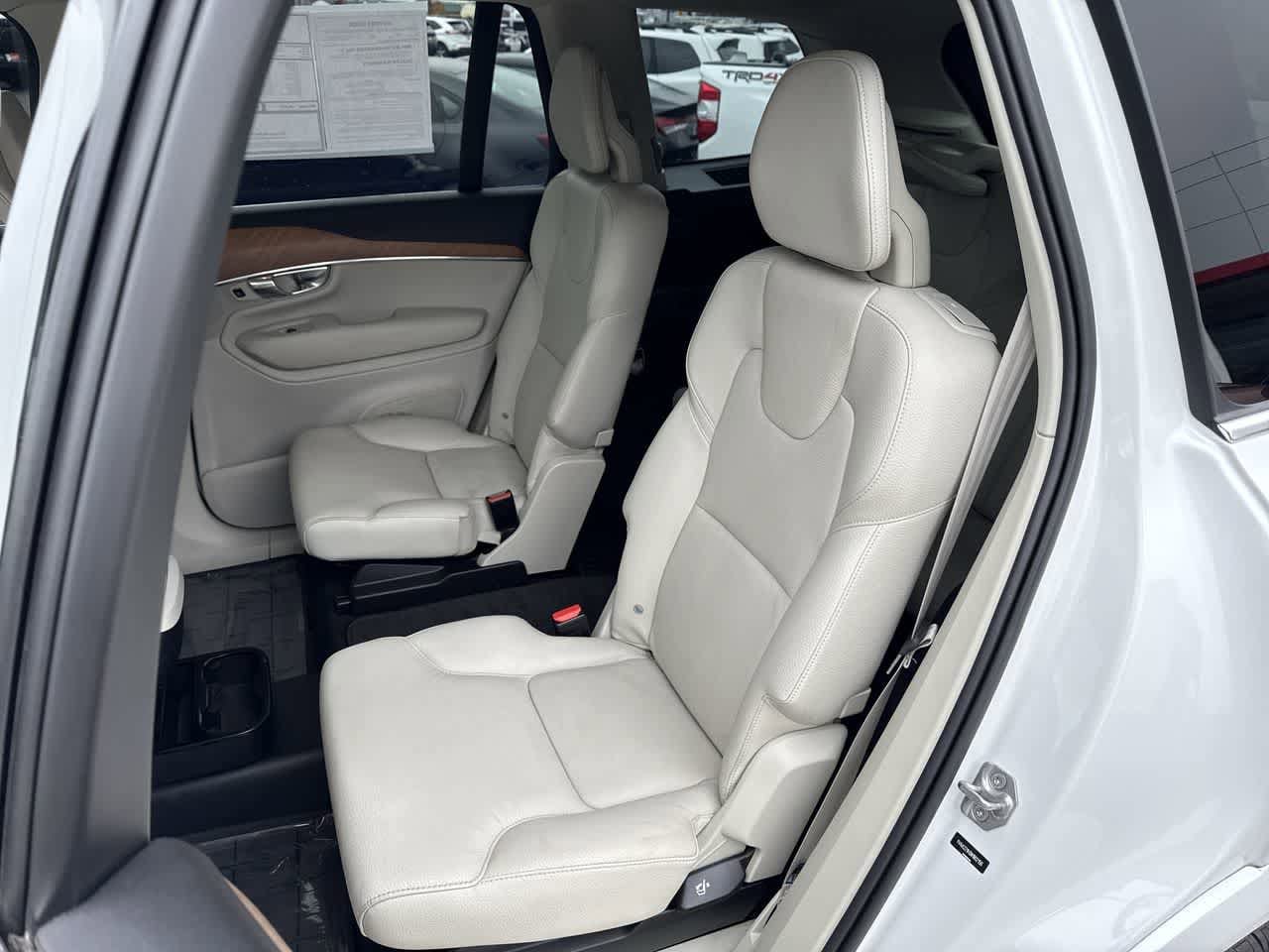 Thumbnail: 2022 Volvo XC90 - 12