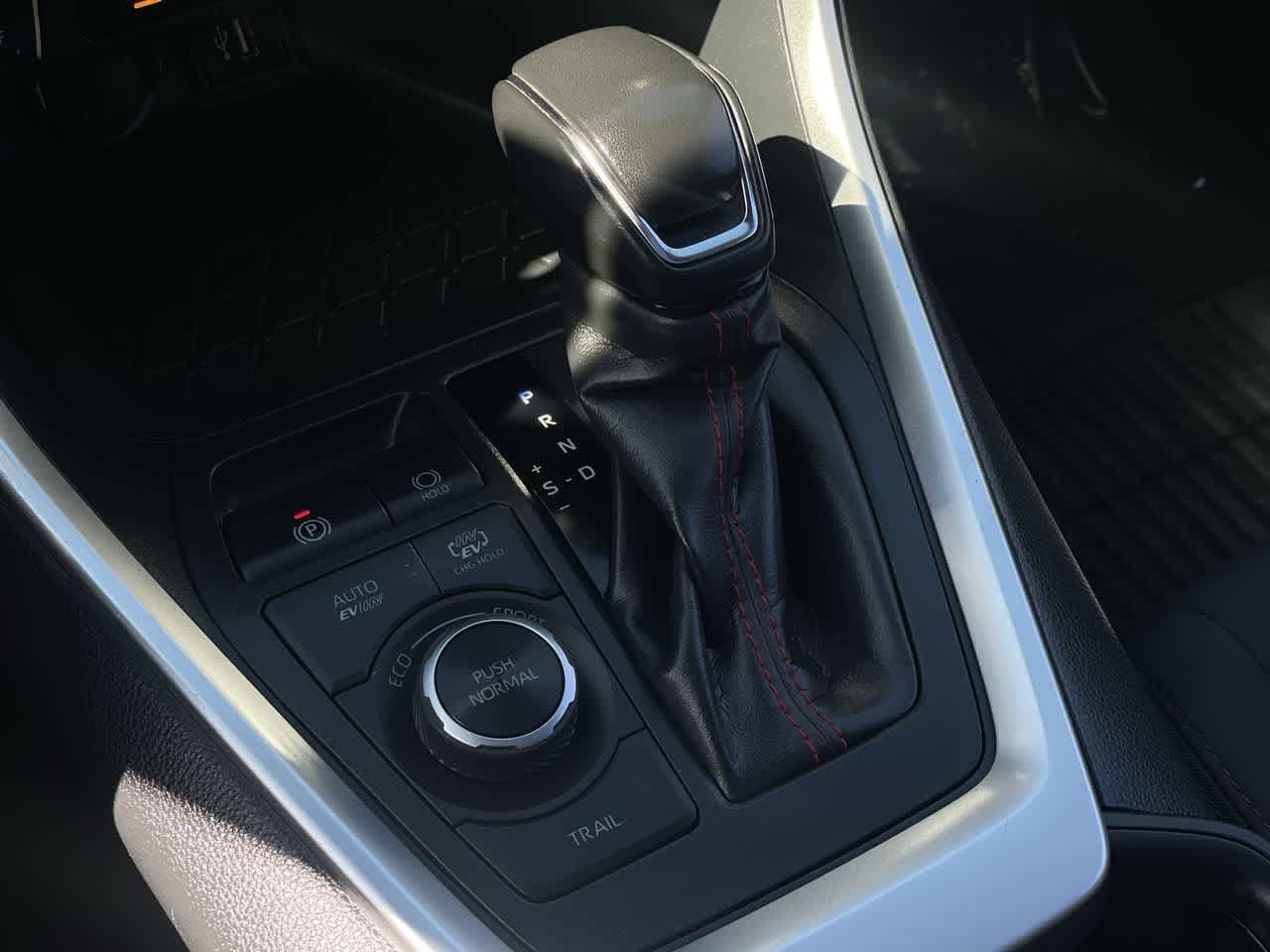 Thumbnail: 2023 Toyota RAV4 - 20