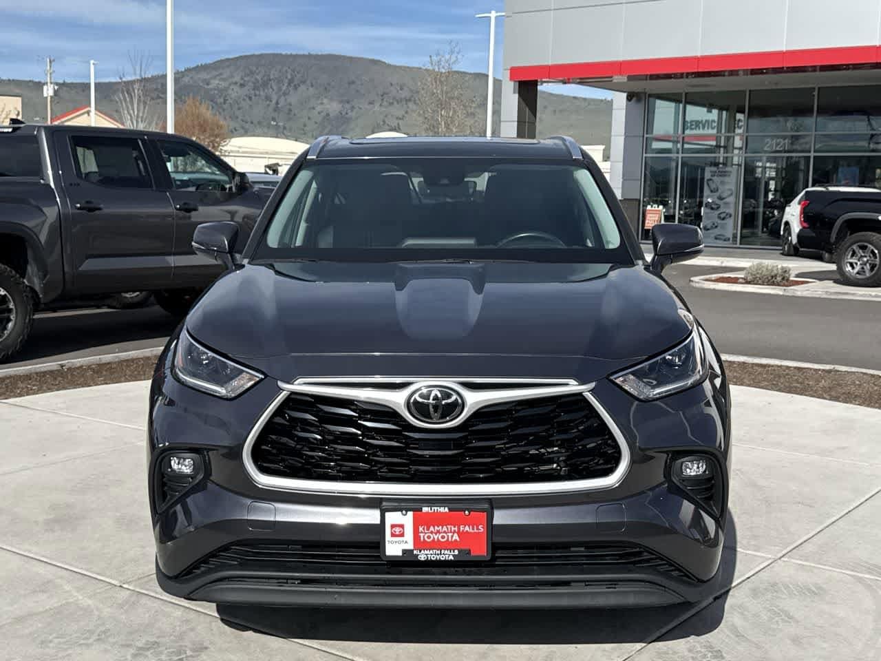 Thumbnail: 2021 Toyota Highlander - 3