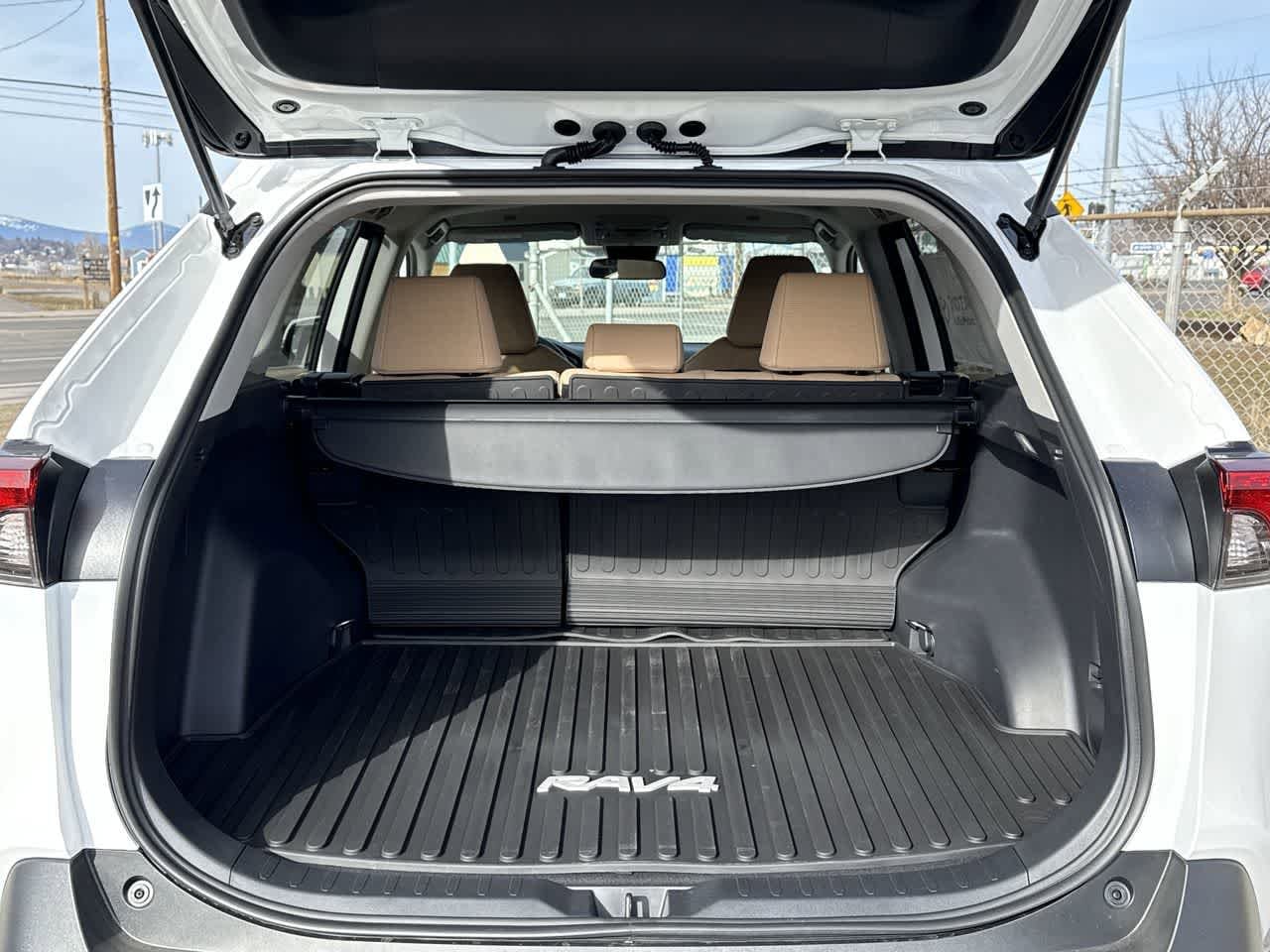 Thumbnail: 2025 Toyota RAV4 - 6