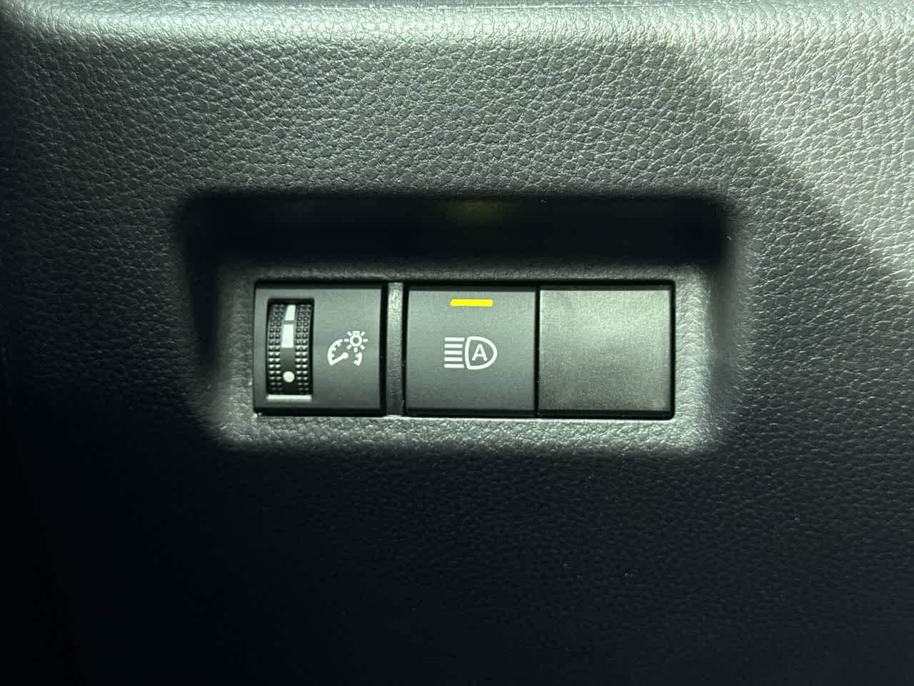 Thumbnail: 2025 Toyota RAV4 - 21