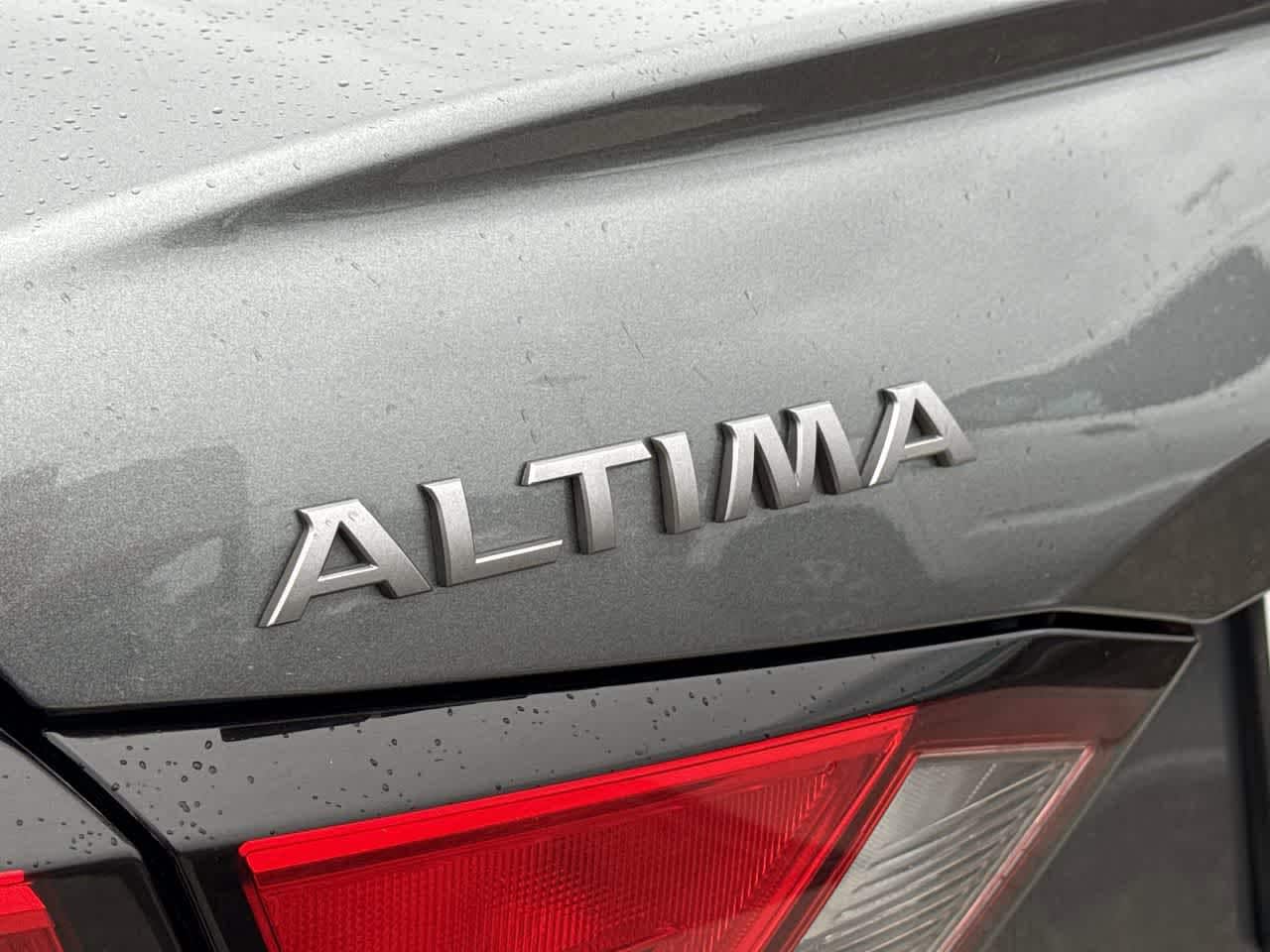 Thumbnail: 2023 Nissan Altima - 9