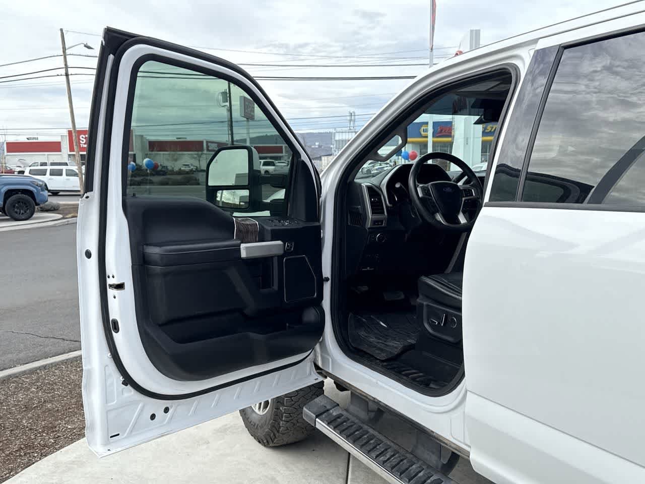 Thumbnail: 2019 Ford F-350 - 9