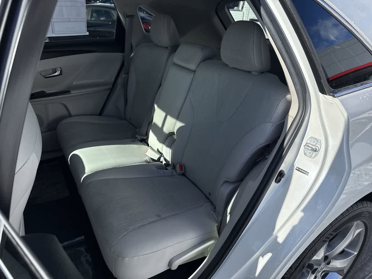 Thumbnail: 2010 Toyota Venza - 12