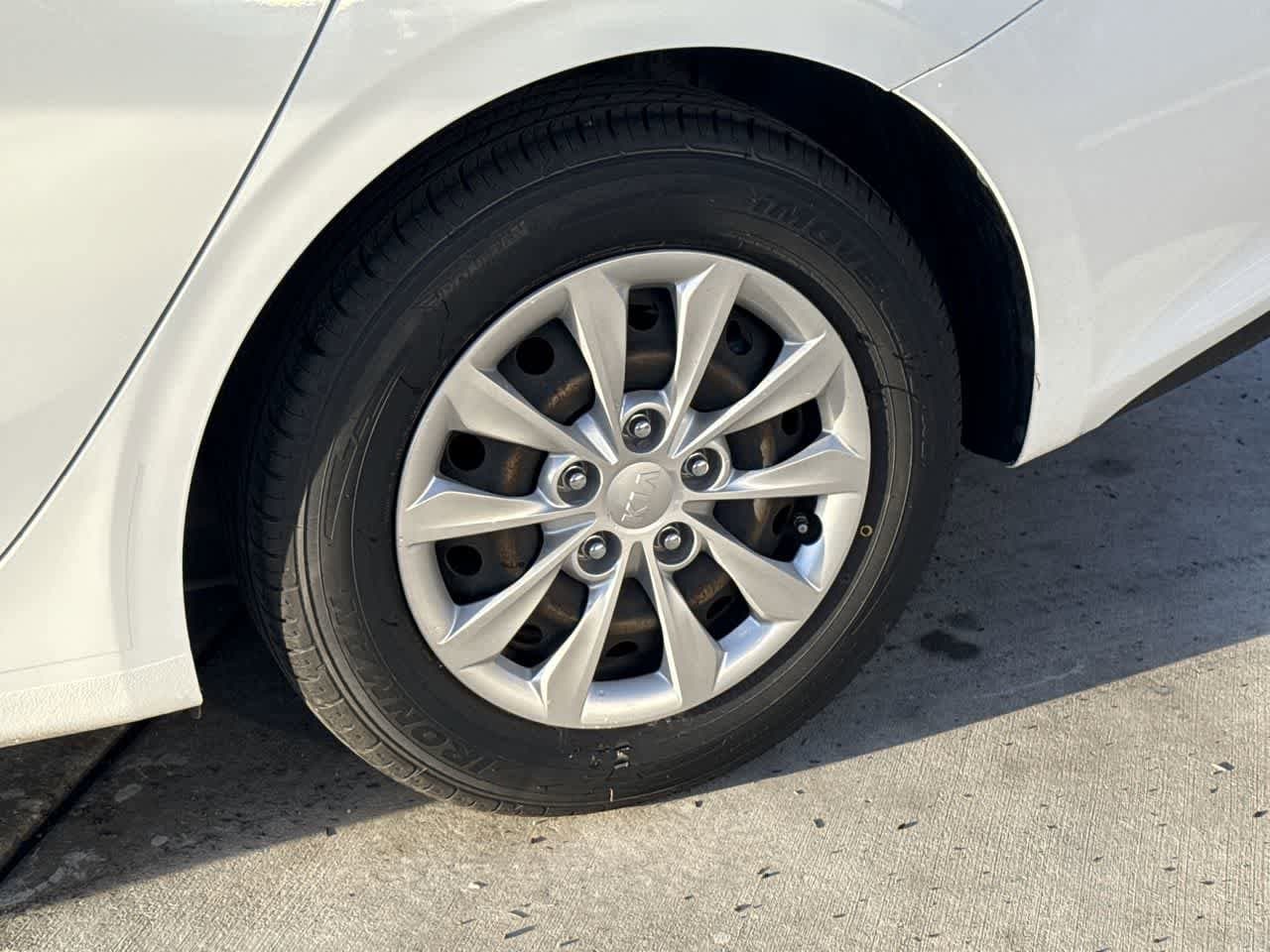 Thumbnail: 2021 Kia Forte - 8