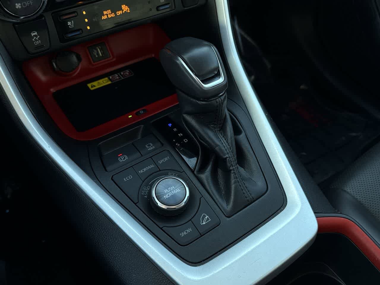 Thumbnail: 2023 Toyota RAV4 - 20