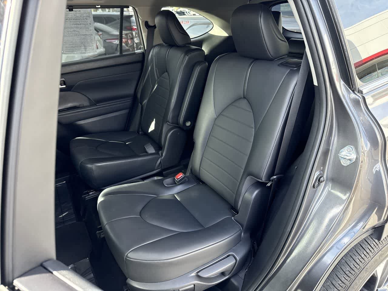 Thumbnail: 2021 Toyota Highlander - 12